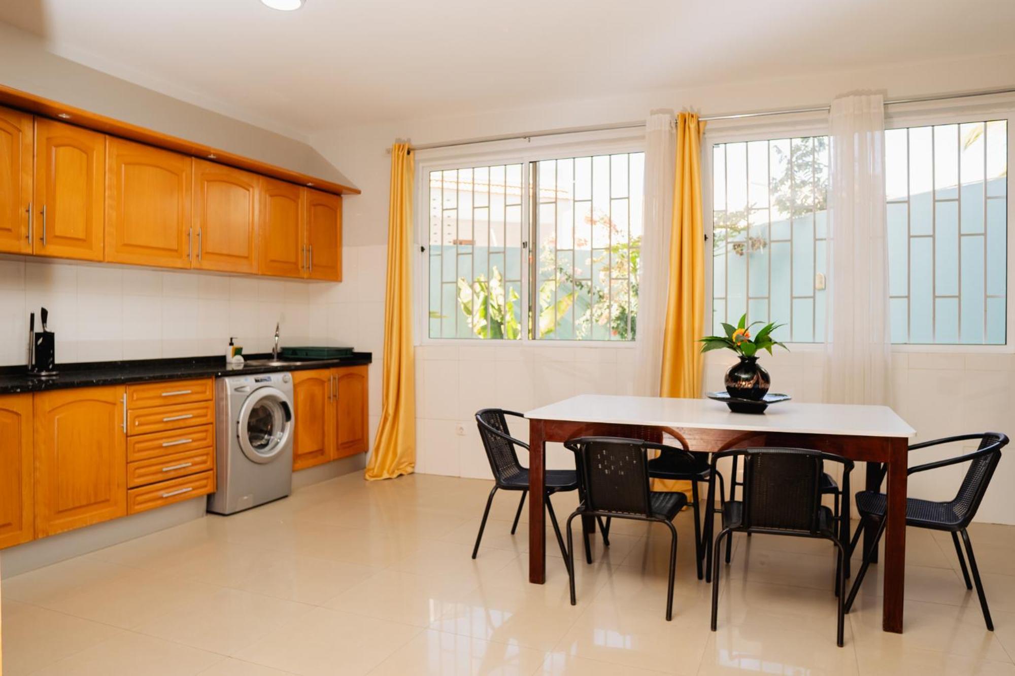 Praia Guest House エクステリア 写真